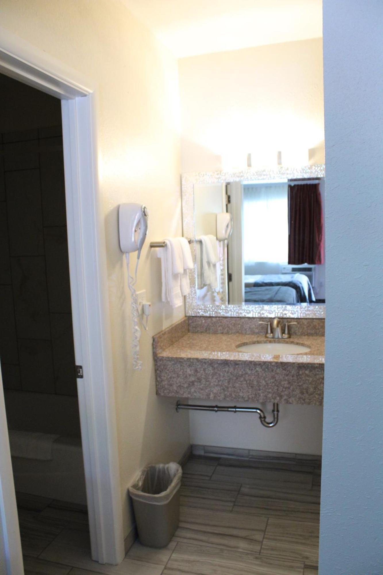 American Travel Inn Пуллман Екстер'єр фото